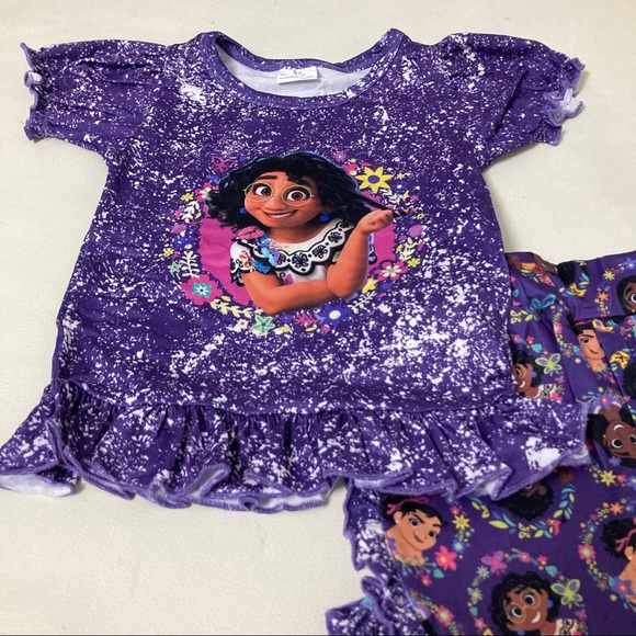 Encanto Mirabel Isabela Magical Floral Cute Shorts set outfit - Picture 4 of 9